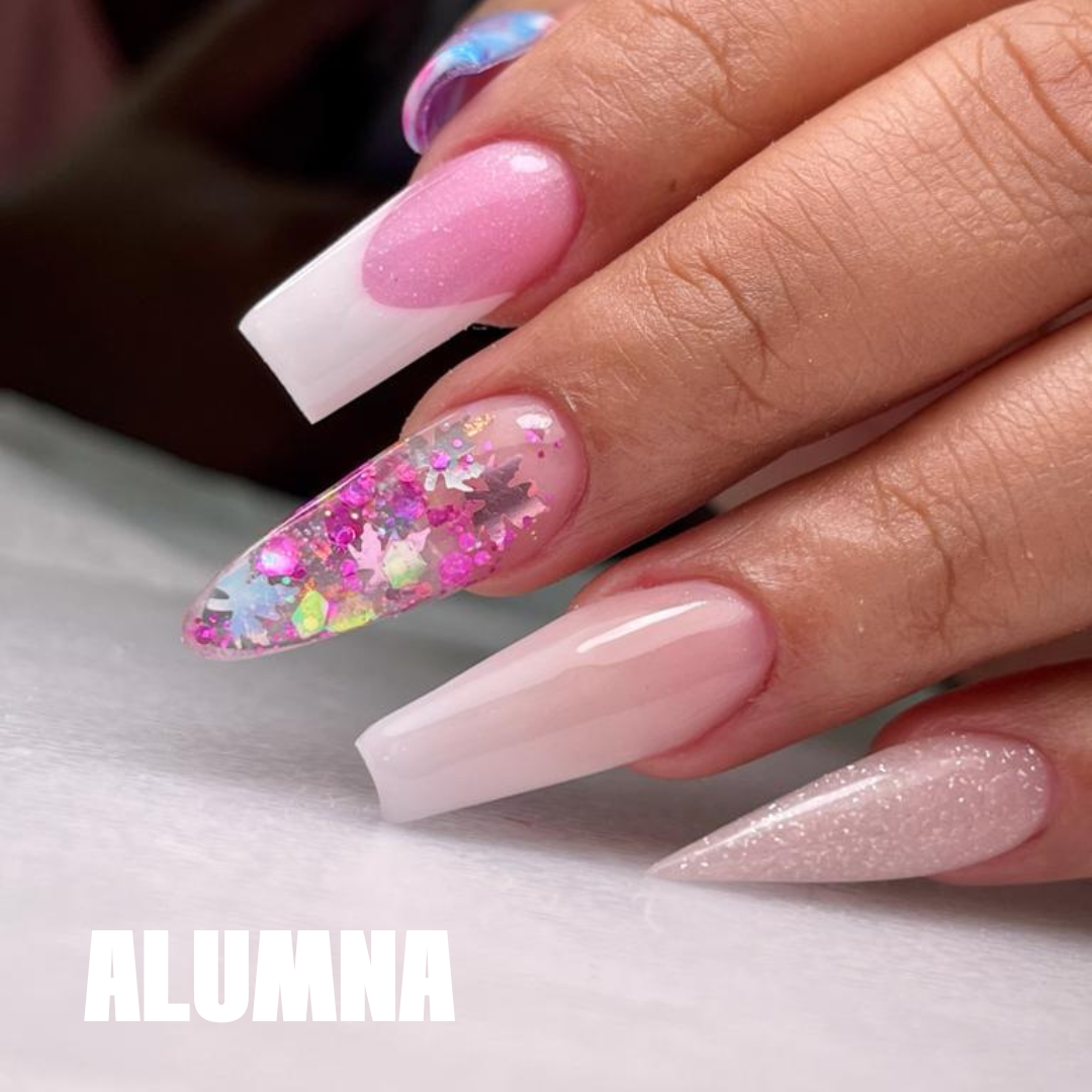 UÑAS LARGAS Y TÉCNICAS COMERCIALES