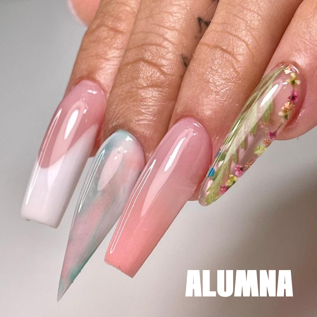 UÑAS LARGAS Y TÉCNICAS COMERCIALES