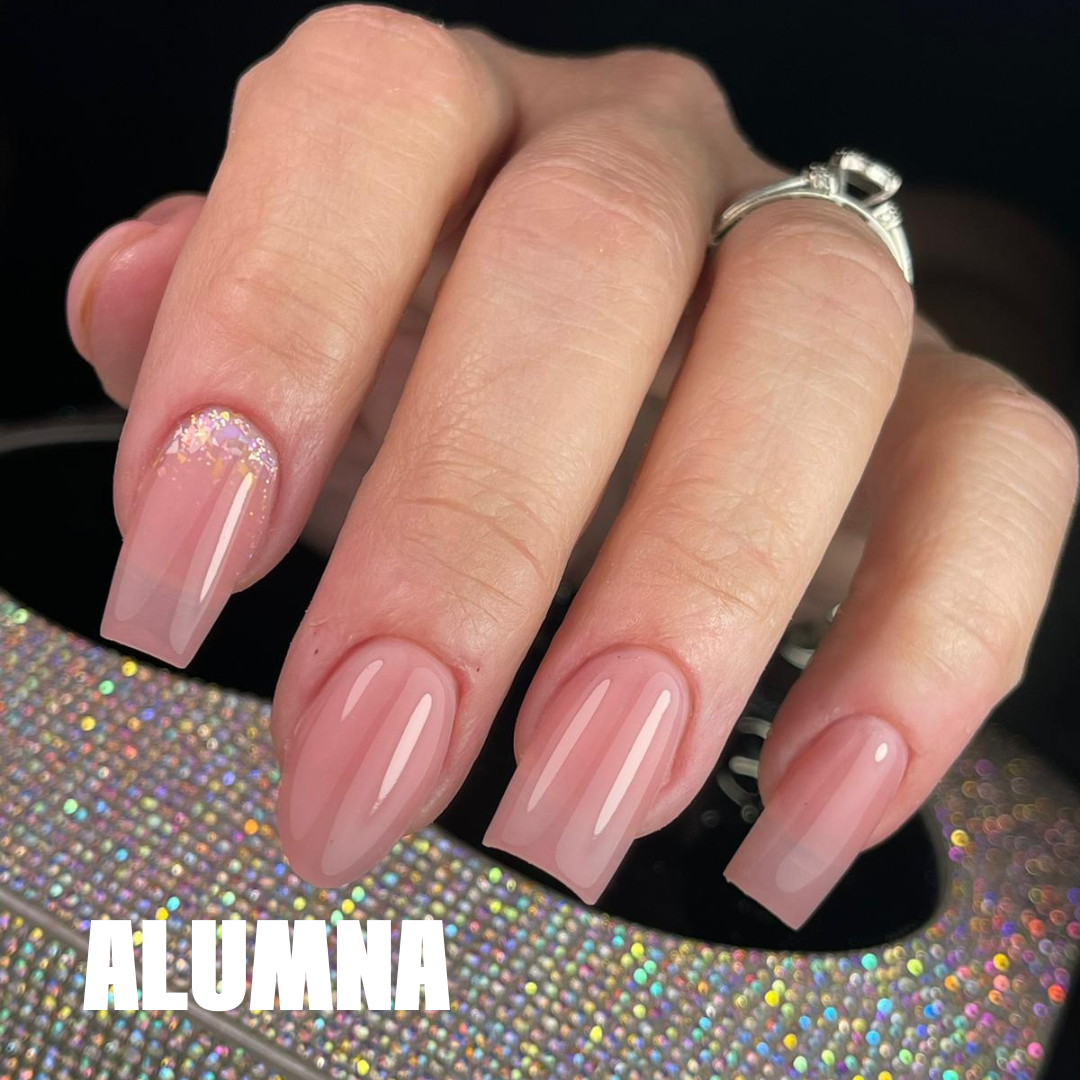 UÑAS LARGAS Y FORMAS